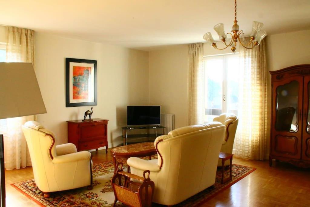 Large 2 Bed-Balcony-7 Mins Walk To Historic Centre Apartment Sarlat-la-Caneda Ngoại thất bức ảnh
